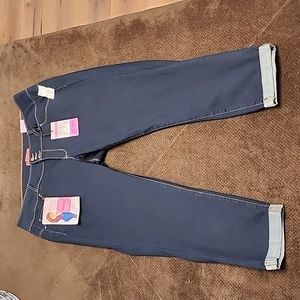 Plus size capri jeans